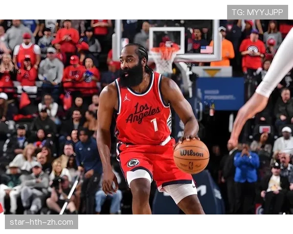 哈登又现奢侈日常，凌晨豪车出没，一杯咖啡都得能让人怀疑工资单！