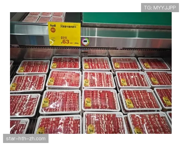 阿尔瓦雷斯训练完直接去超市抢打折牛排，这反差谁懂